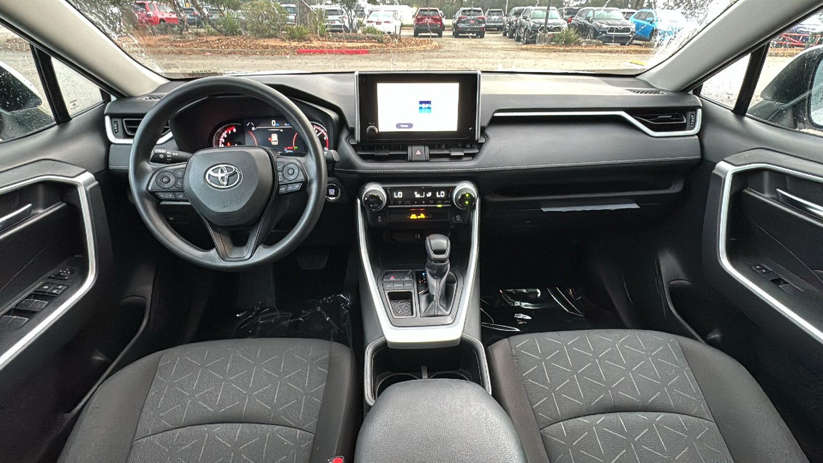 2024 Toyota RAV4 XLE 26