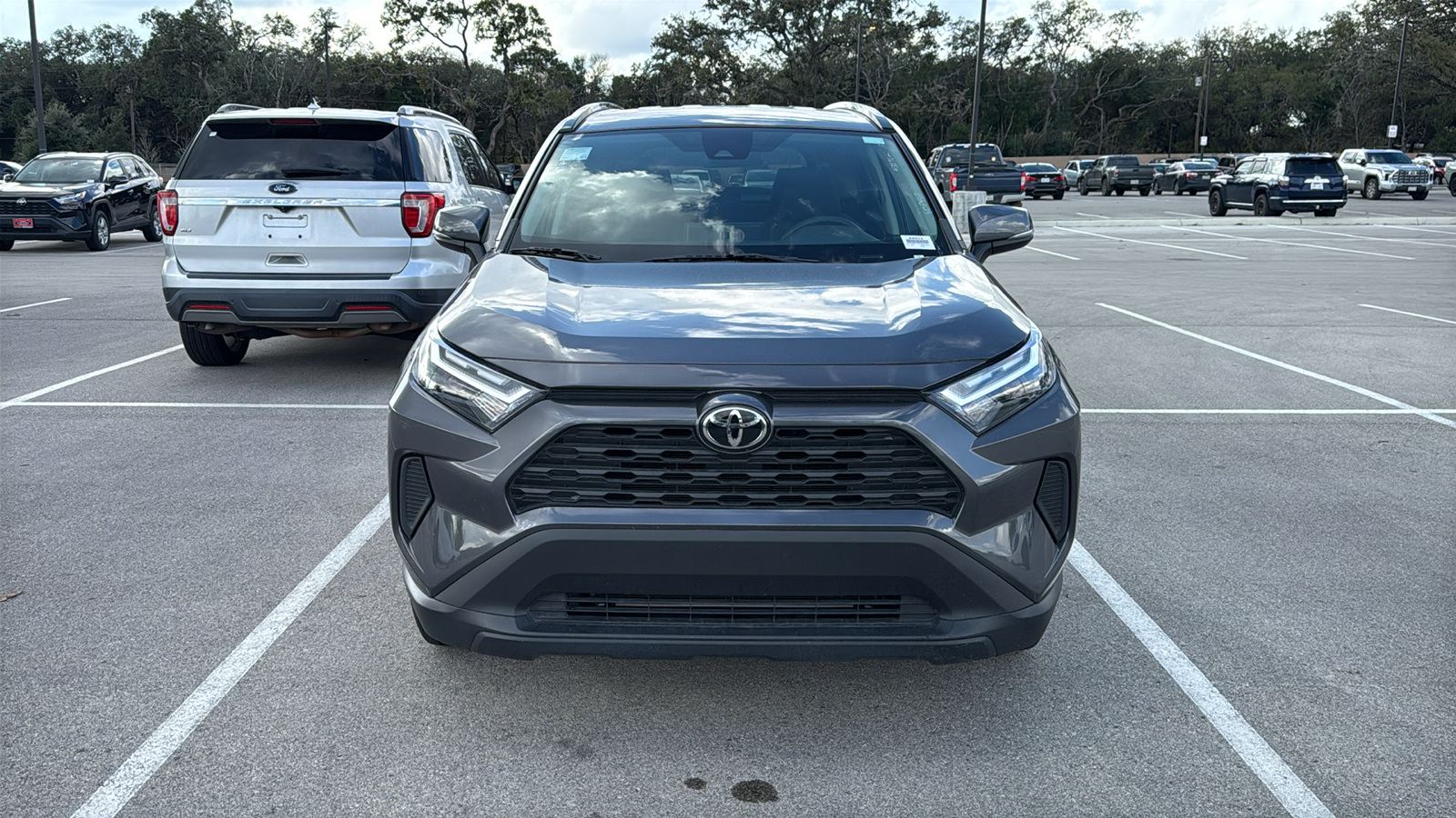 2023 Toyota RAV4 XLE 2