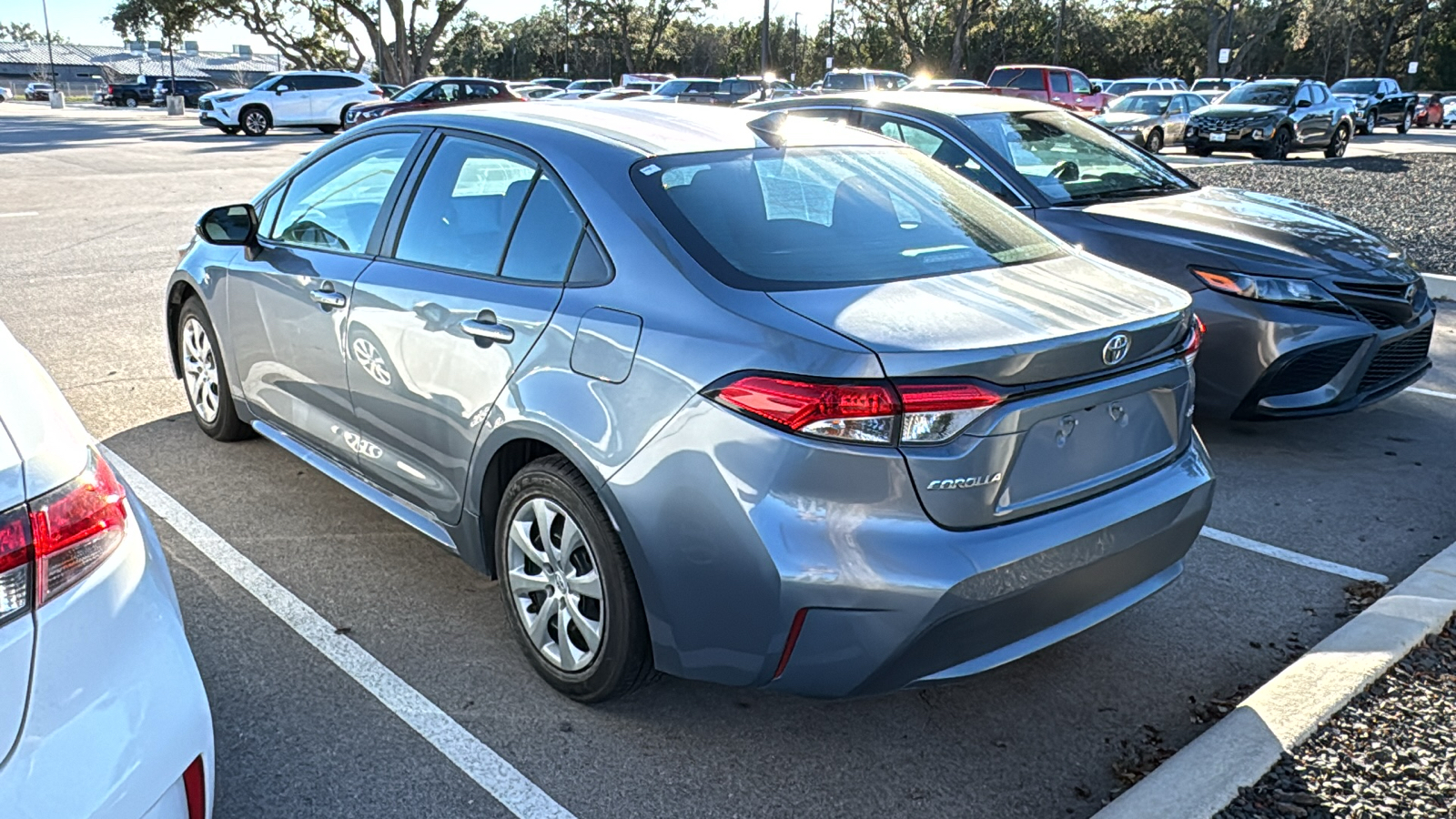 2022 Toyota Corolla LE 4