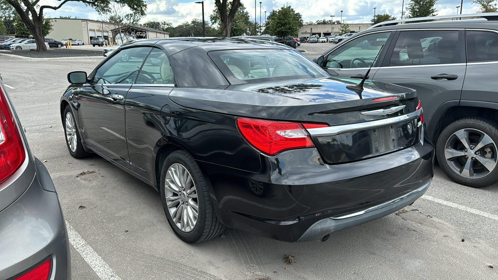 2011 Chrysler 200 Limited 4