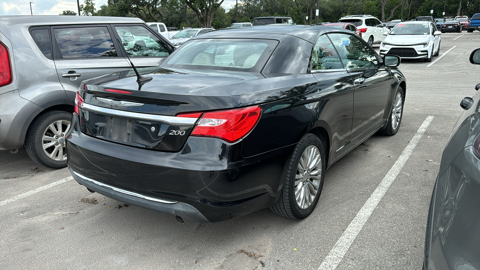 2011 Chrysler 200 Limited 6