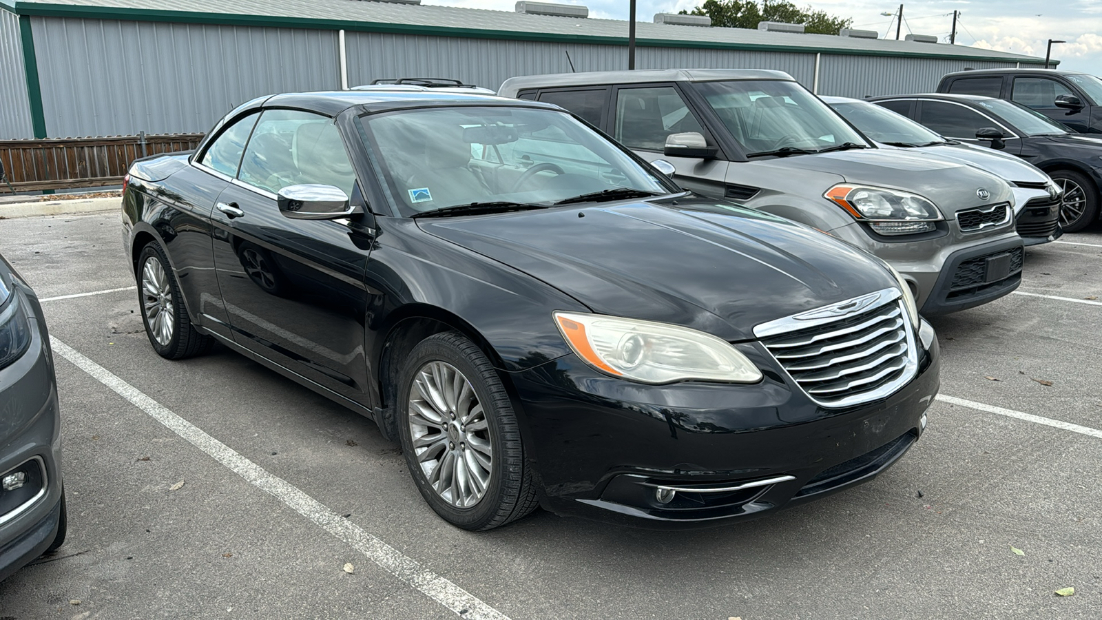 2011 Chrysler 200 Limited 11