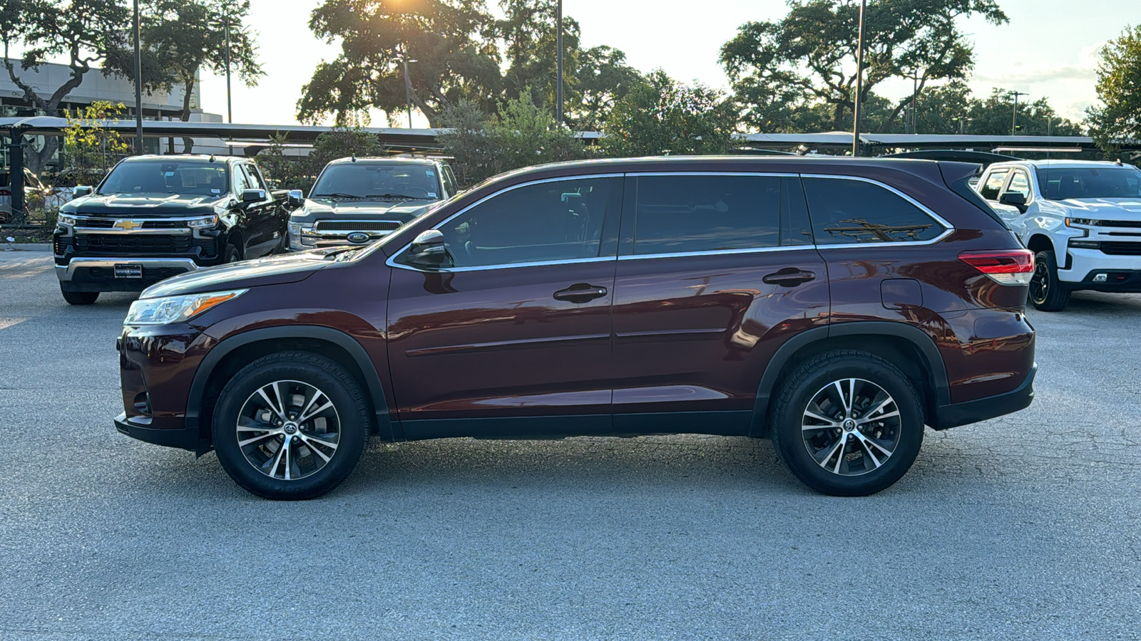 2019 Toyota Highlander LE 4