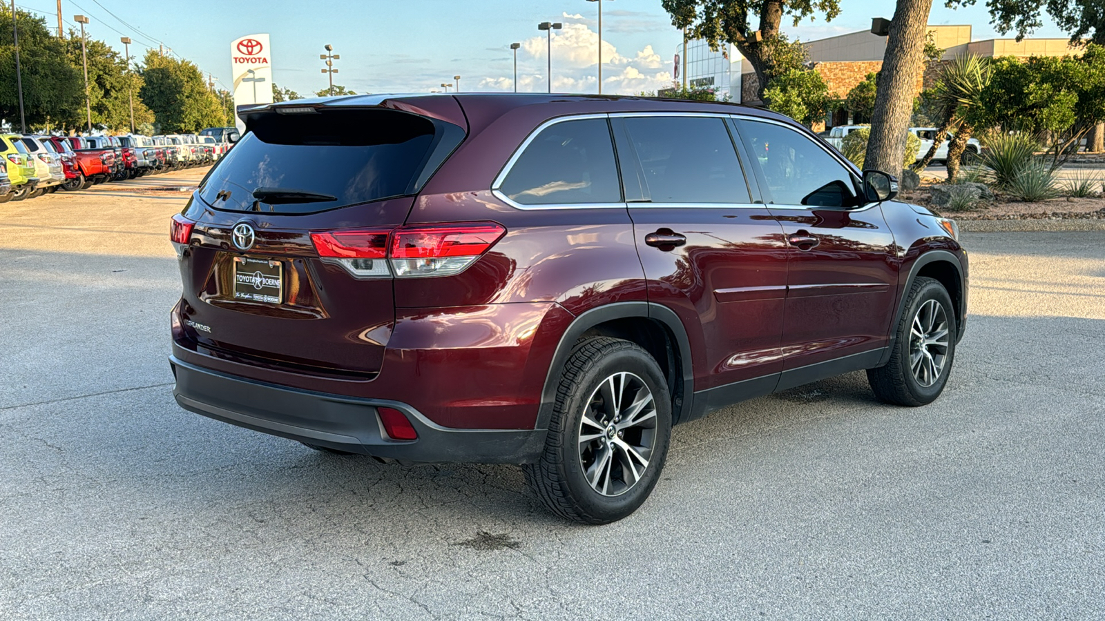 2019 Toyota Highlander LE 7