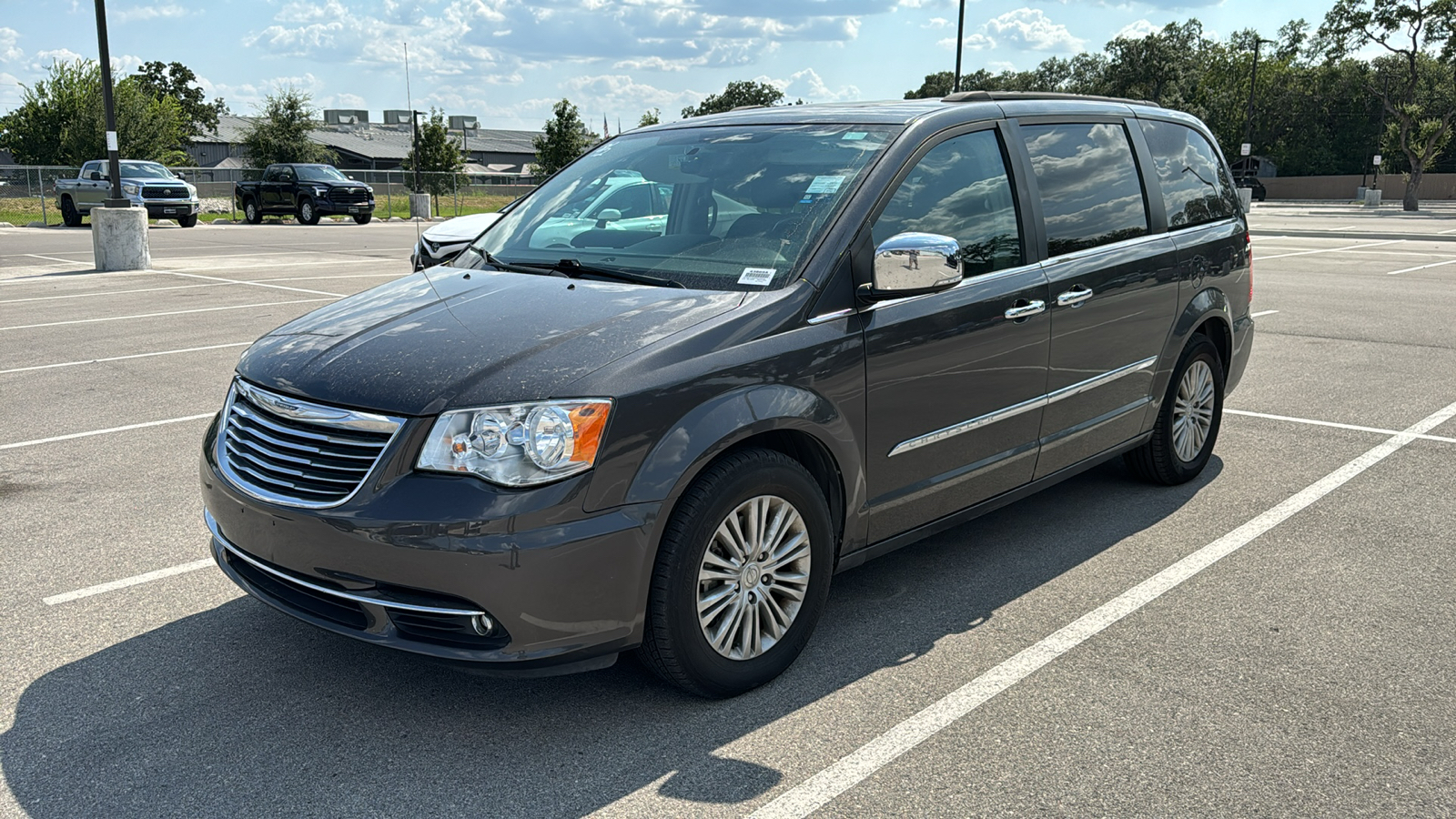 2016 Chrysler Town & Country Touring-L 3