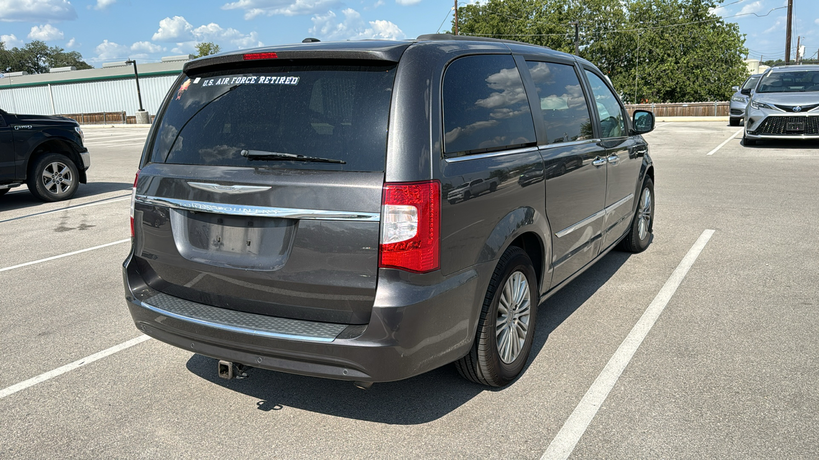 2016 Chrysler Town & Country Touring-L 6