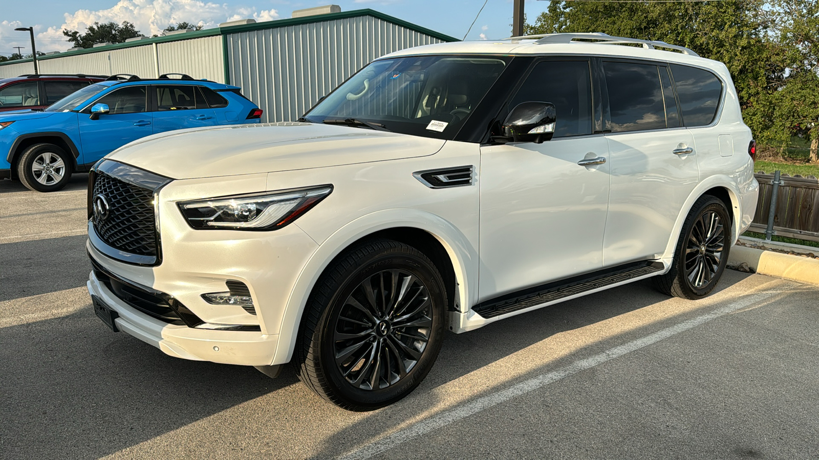 2021 INFINITI QX80 Premium Select 3