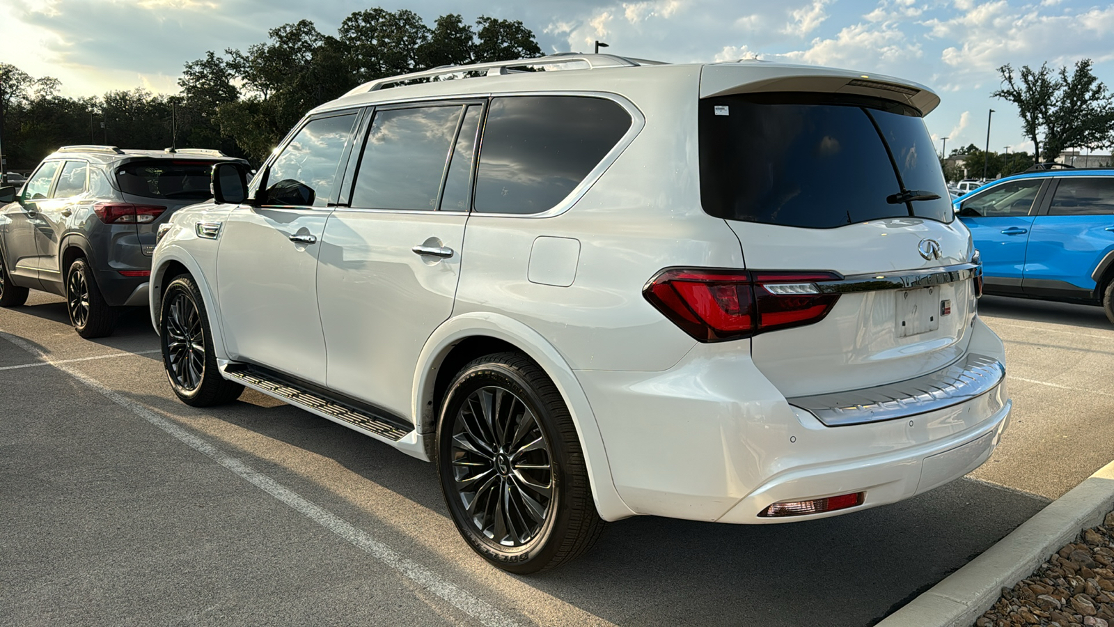 2021 INFINITI QX80 Premium Select 4