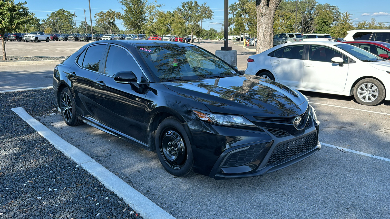 2022 Toyota Camry SE Nightshade 2