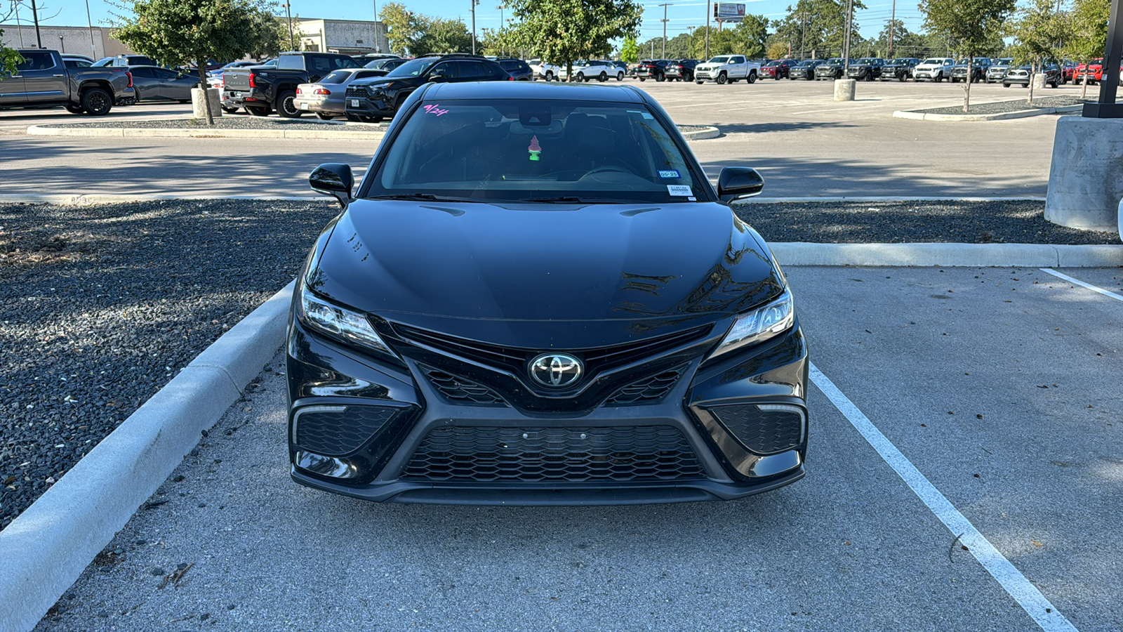 2022 Toyota Camry SE Nightshade 3