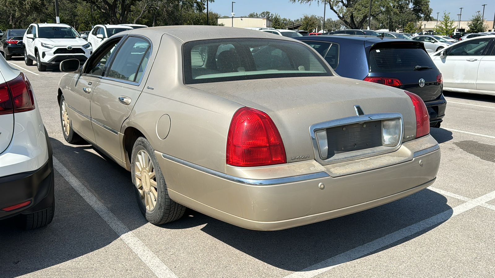 2005 Lincoln Town Car Signature 4