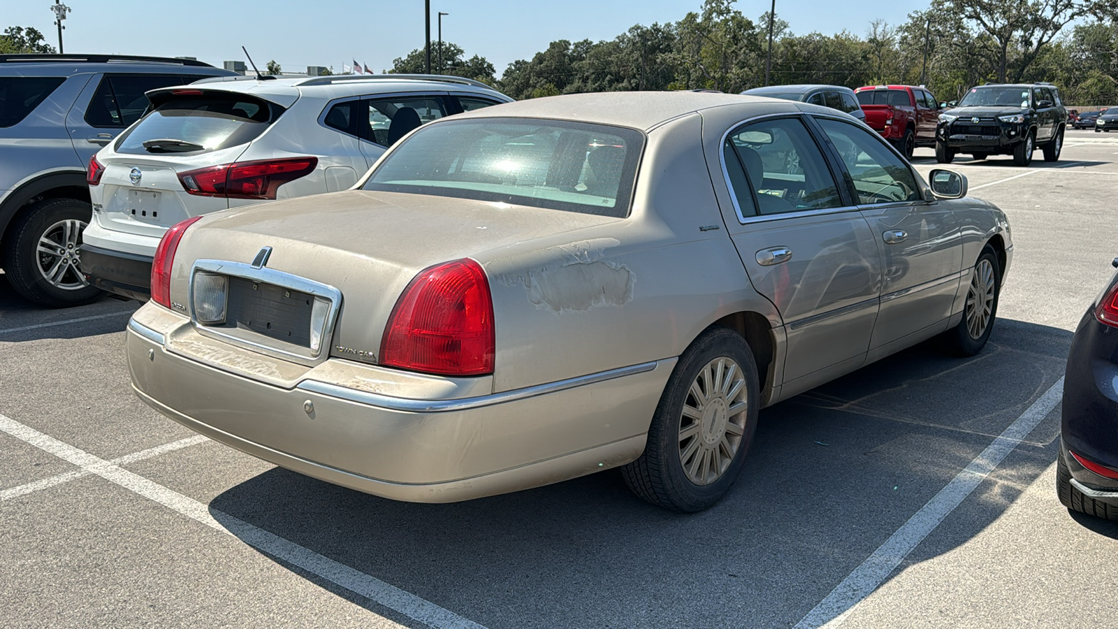 2005 Lincoln Town Car Signature 6