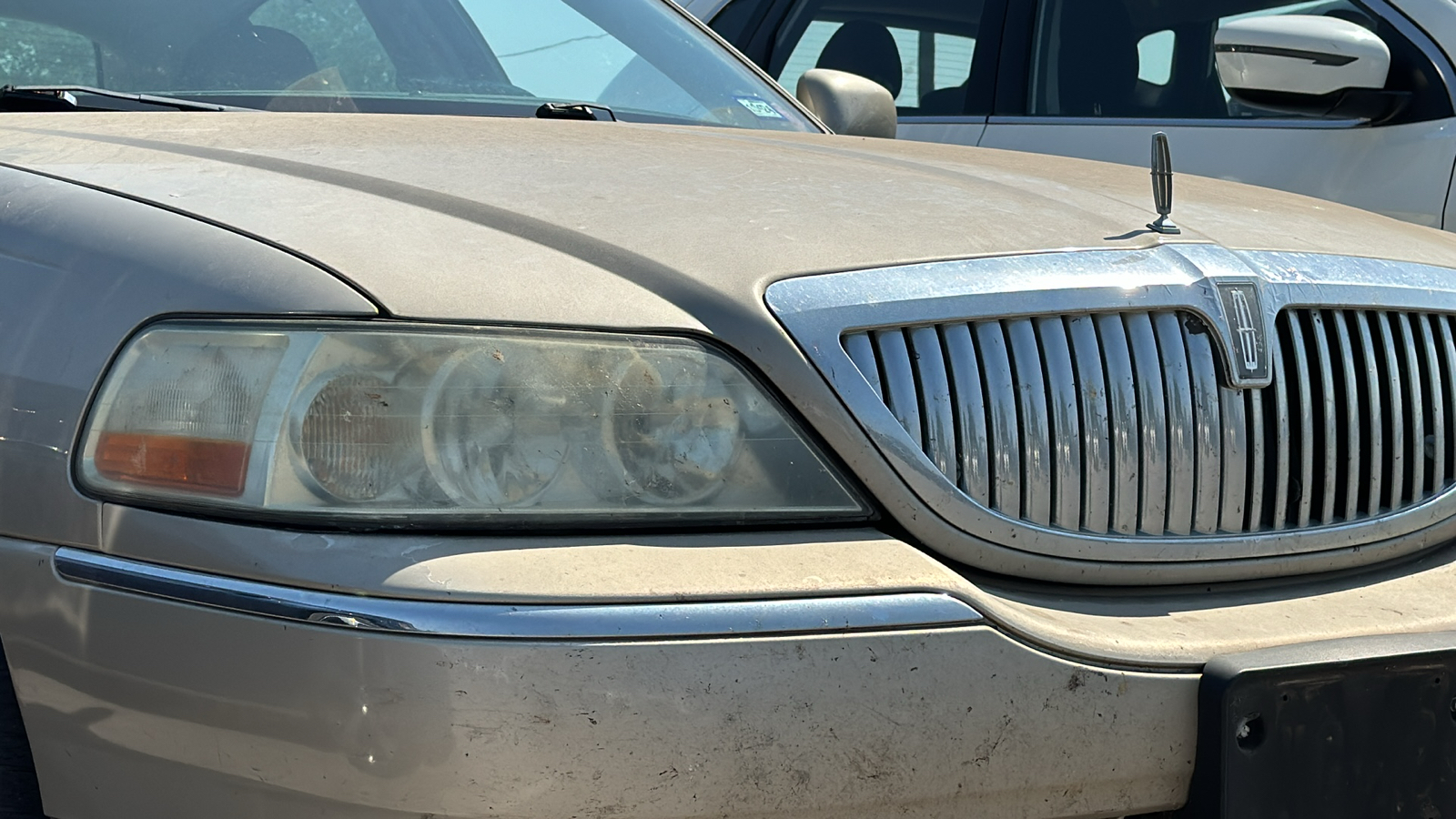 2005 Lincoln Town Car Signature 10