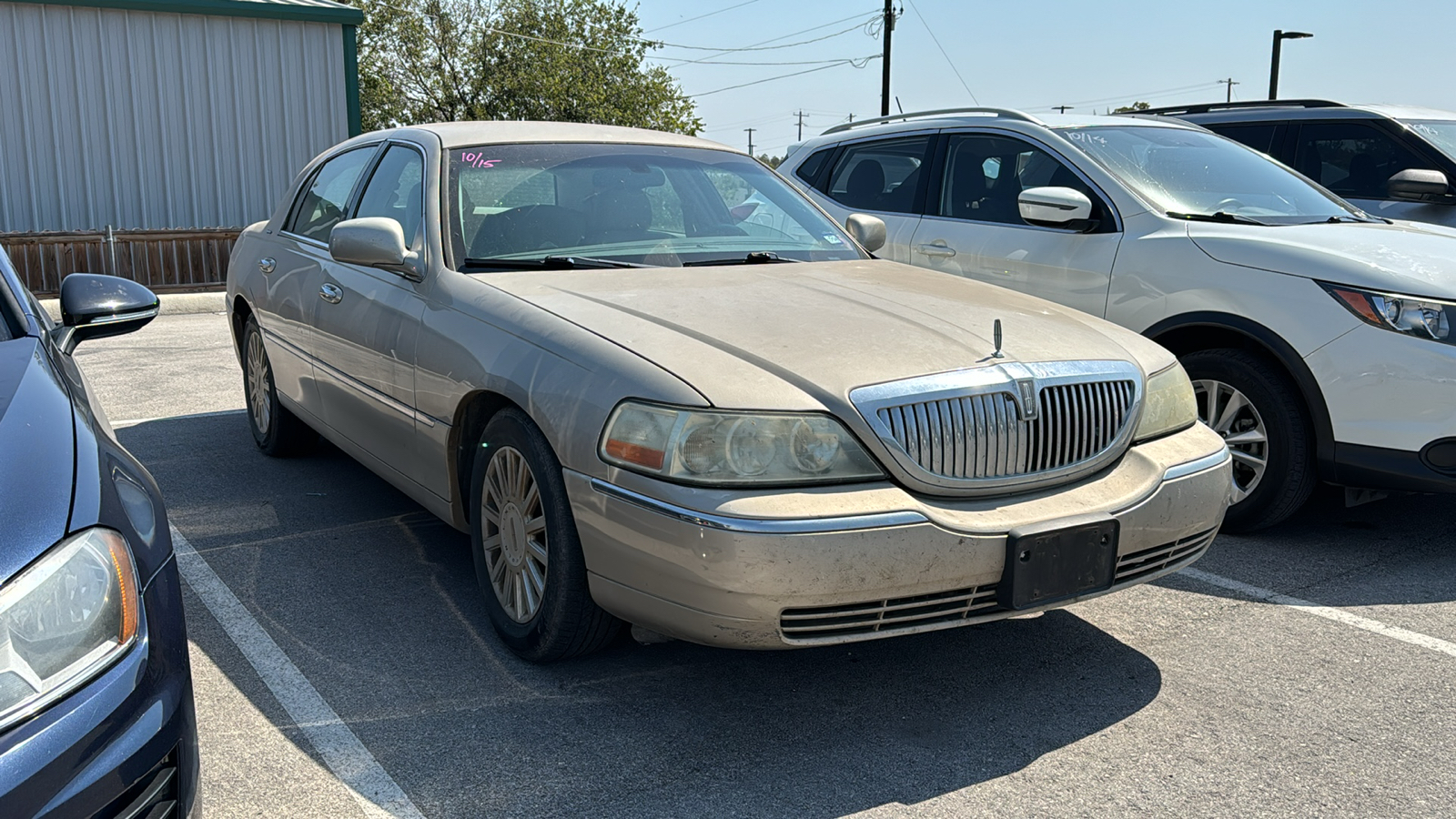 2005 Lincoln Town Car Signature 11