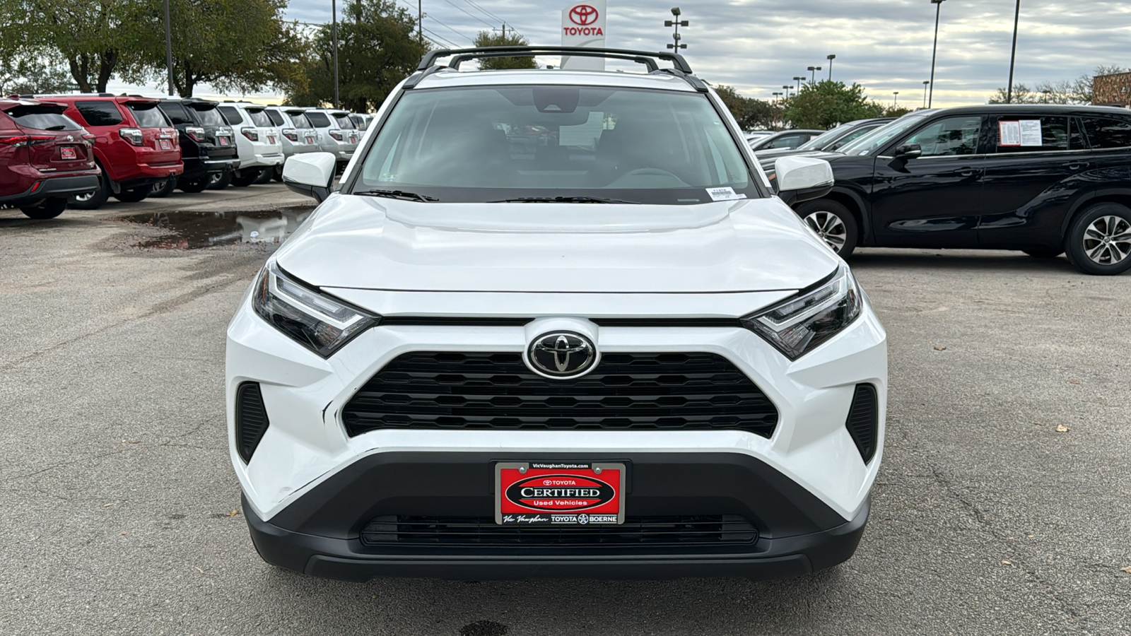 2023 Toyota RAV4 XLE 2