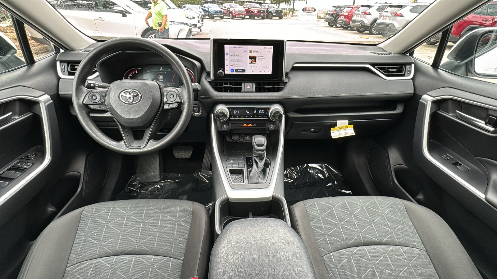 2023 Toyota RAV4 XLE 26