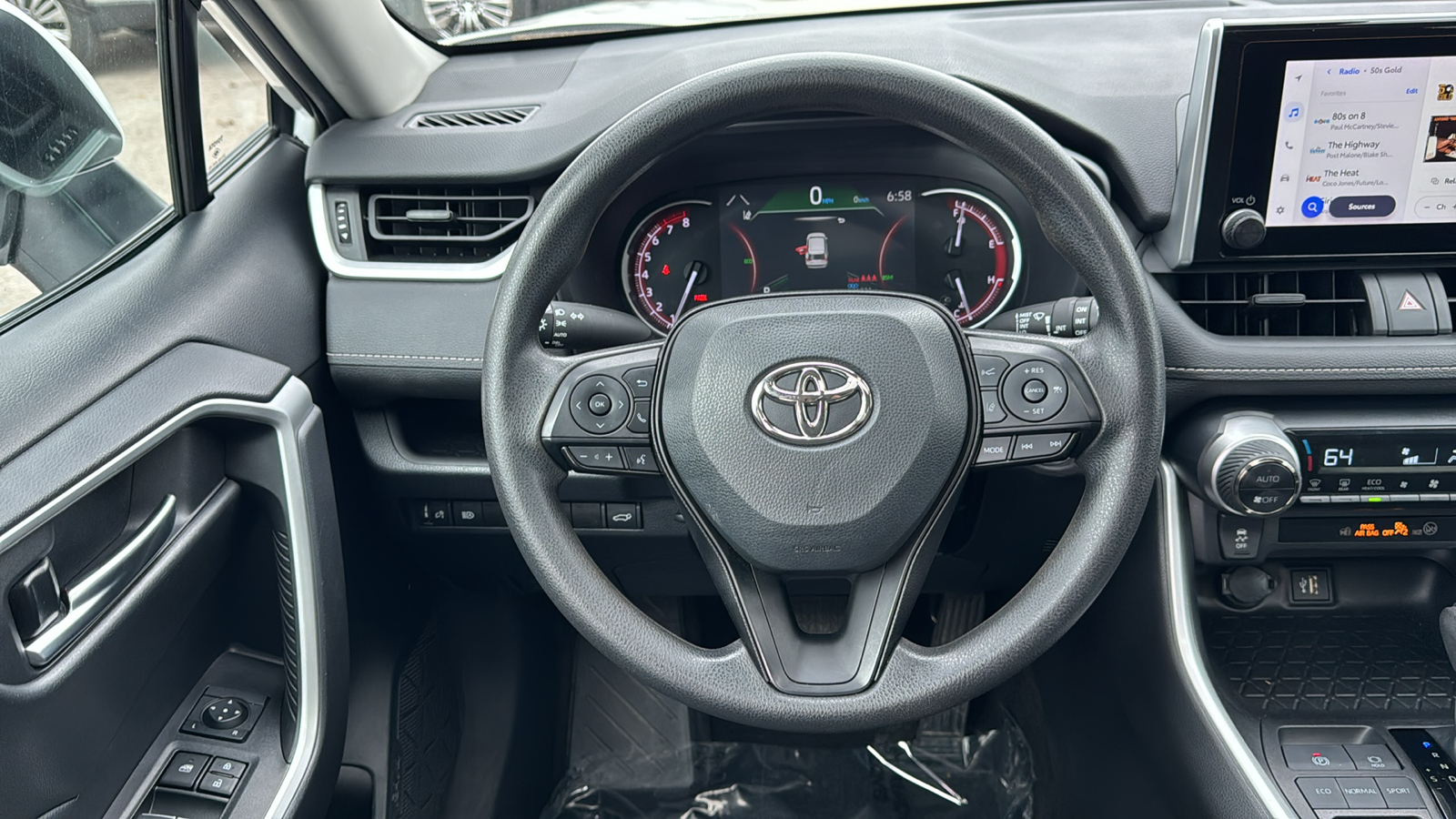 2023 Toyota RAV4 XLE 27