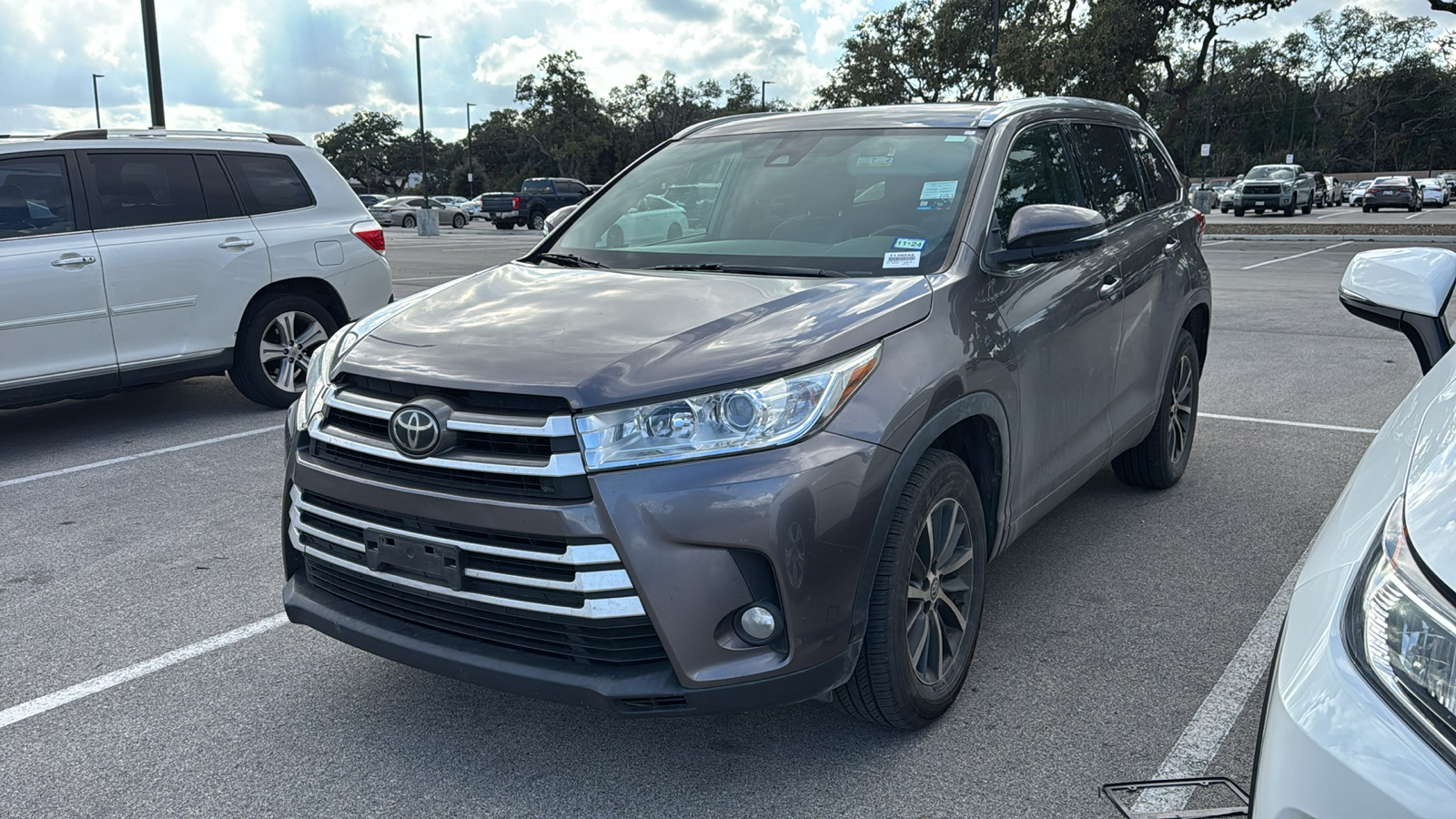 2019 Toyota Highlander XLE 3