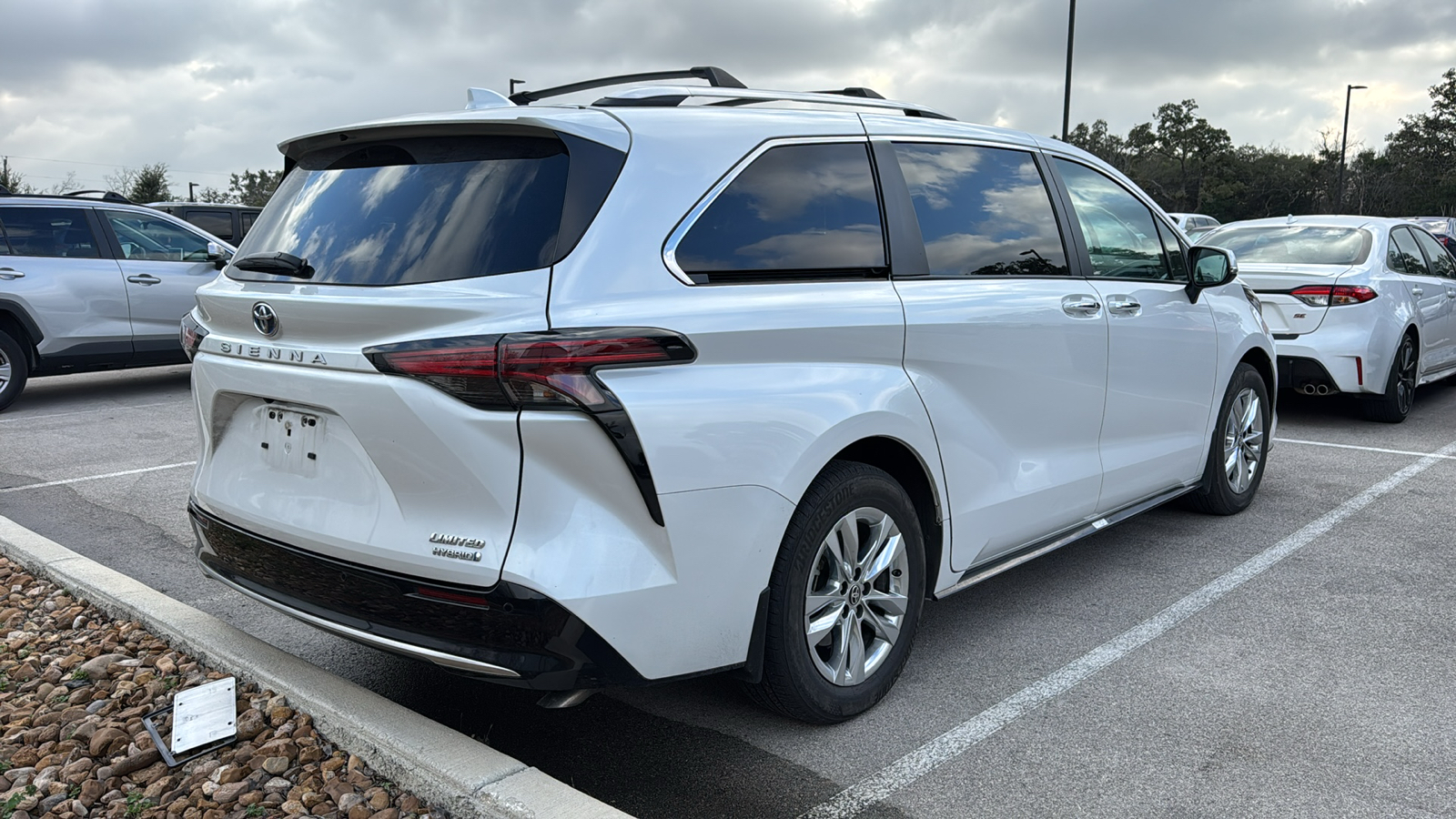 2024 Toyota Sienna Limited 6