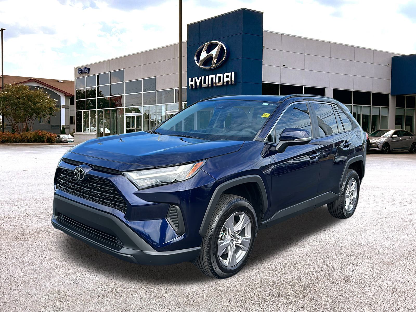 2023 Toyota RAV4 XLE 1