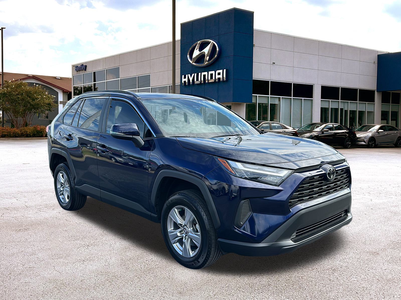 2023 Toyota RAV4 XLE 6