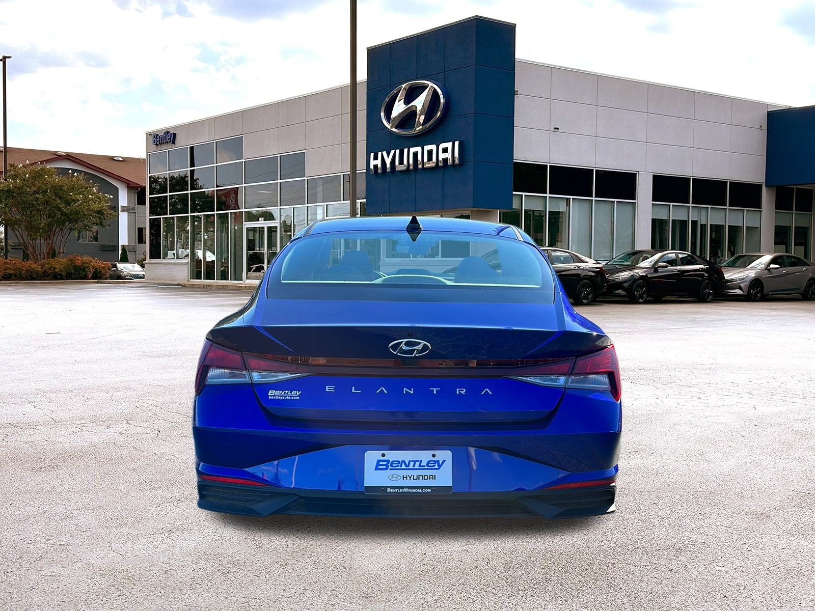 2023 Hyundai ELANTRA  4