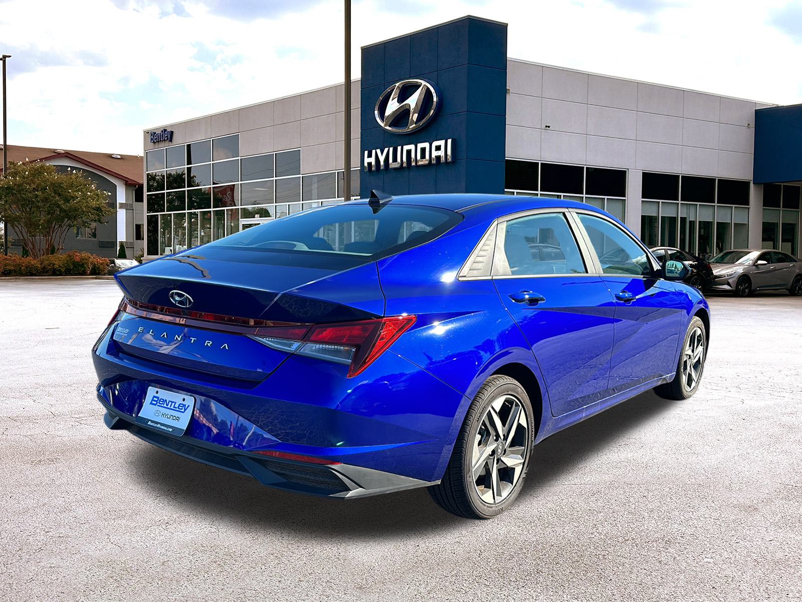 2023 Hyundai ELANTRA  5