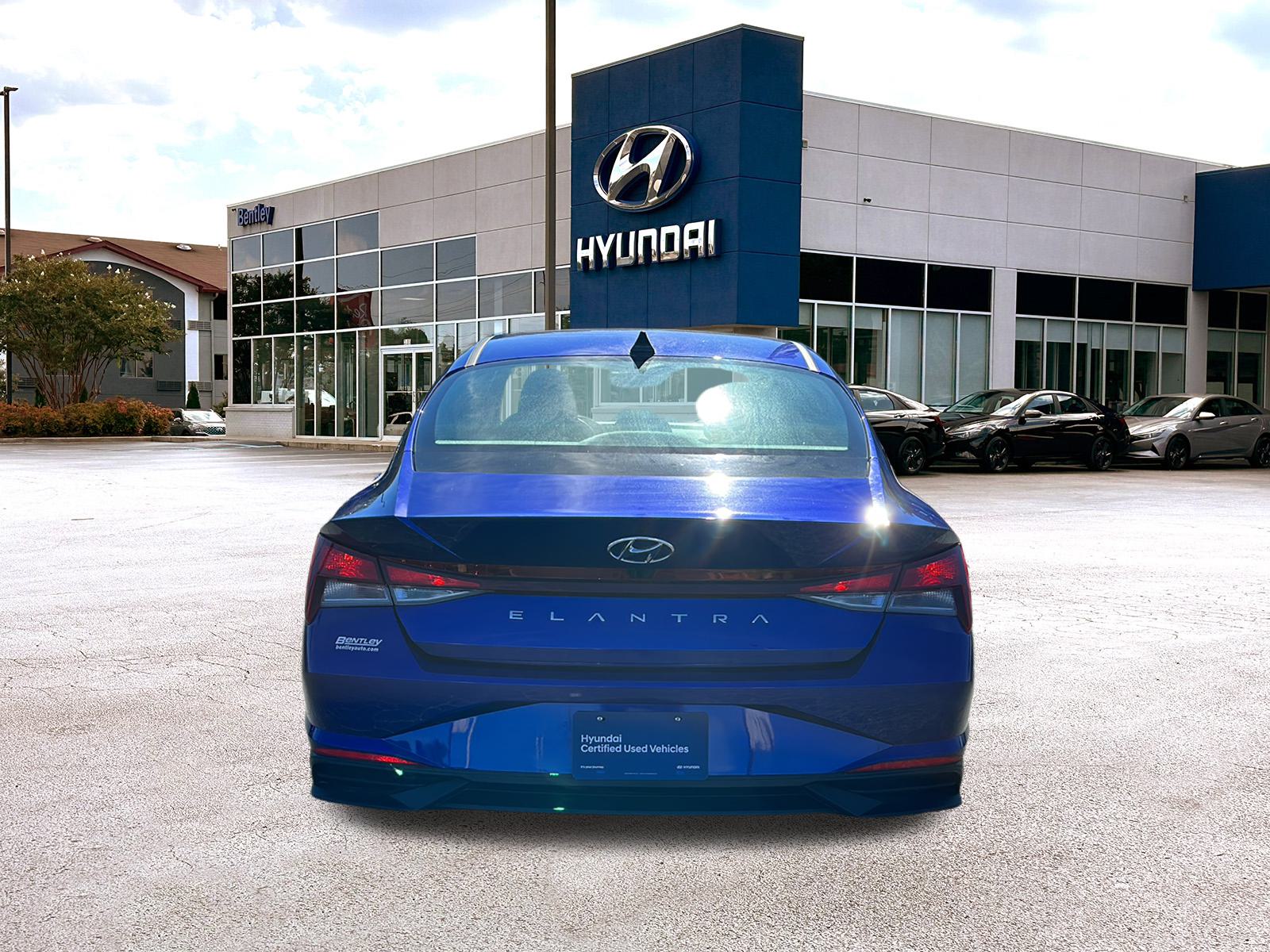 2023 Hyundai ELANTRA  4