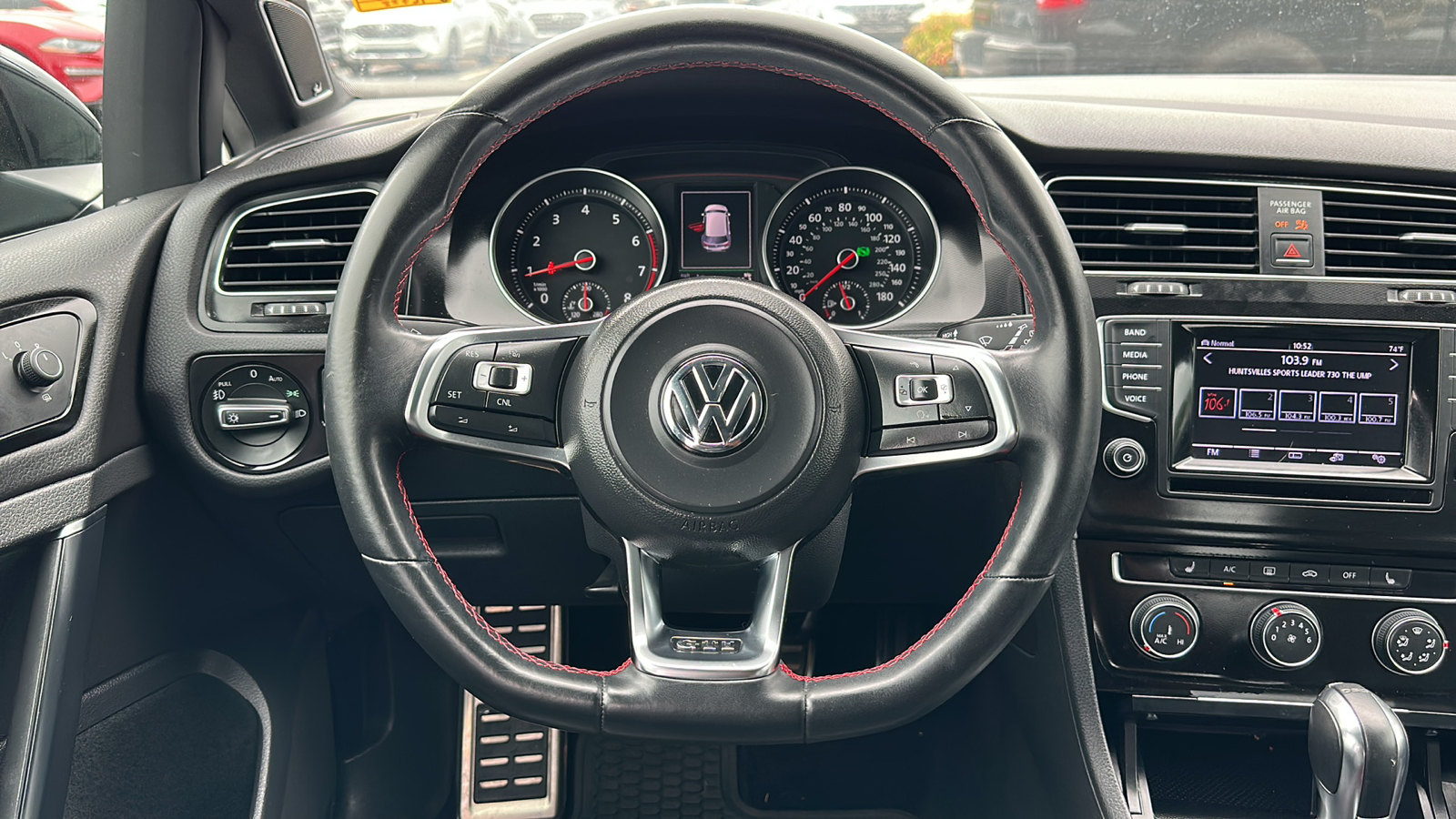 2015 Volkswagen Golf GTI SE 12