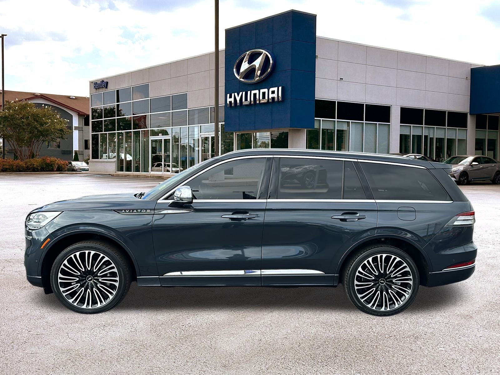 2022 Lincoln Aviator Black Label 2