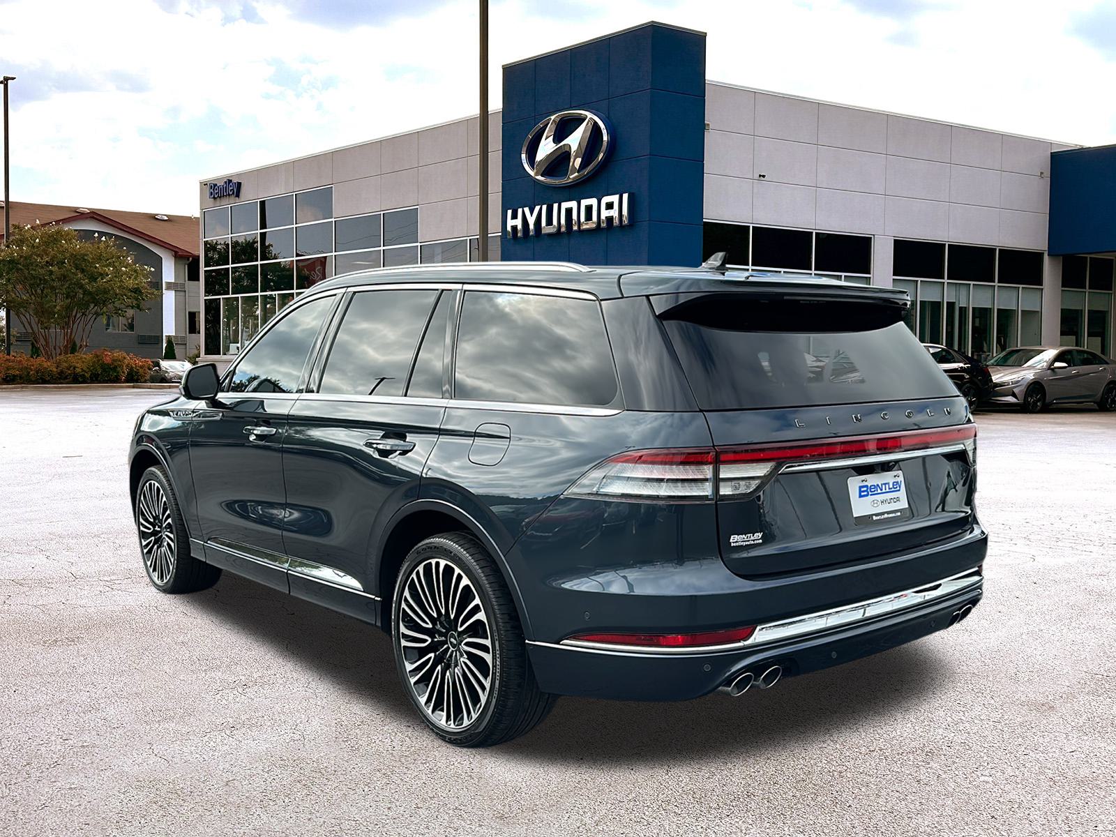 2022 Lincoln Aviator Black Label 3