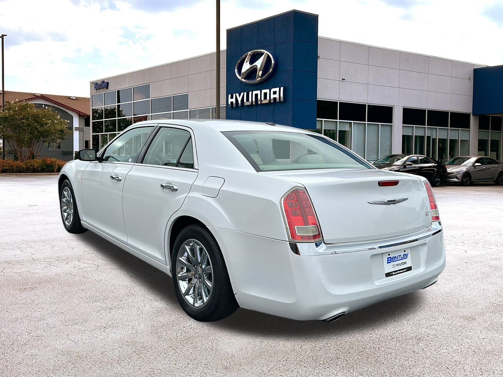 2012 Chrysler 300 Limited 3