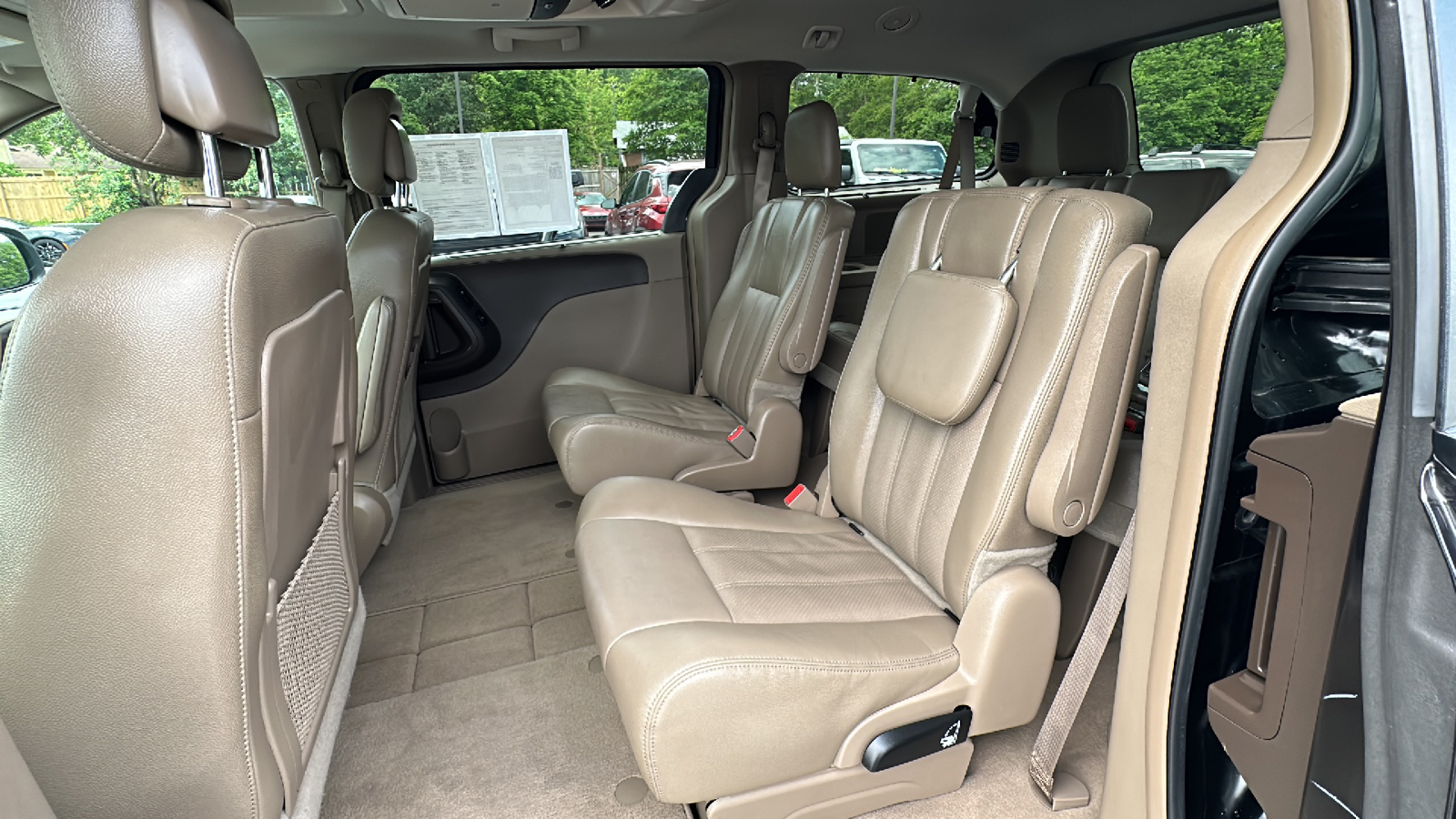2015 Chrysler Town & Country Touring-L 12