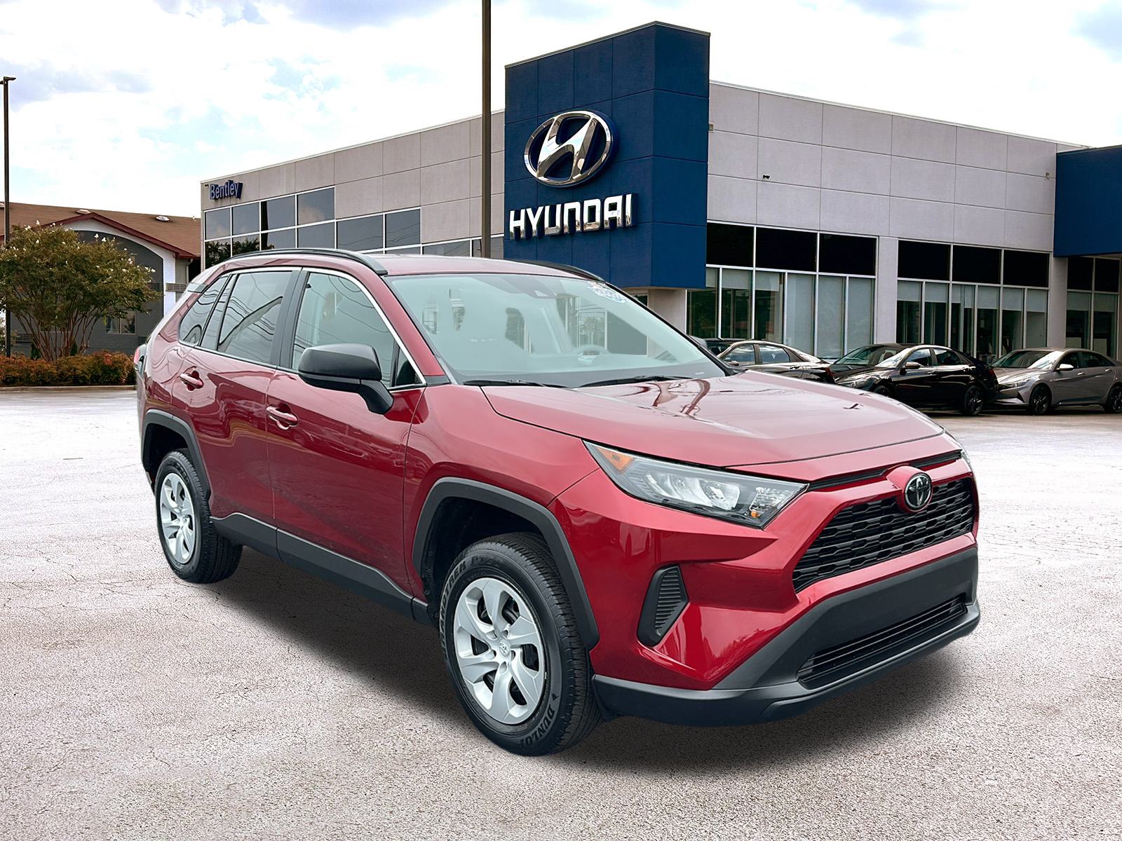 2020 Toyota RAV4 LE 7