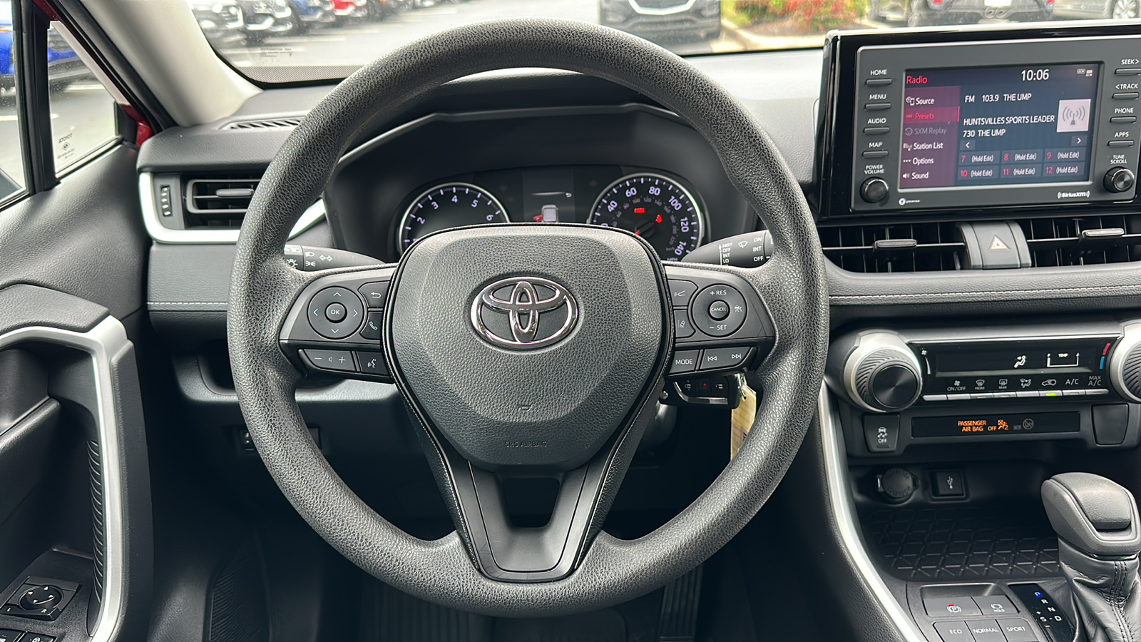 2020 Toyota RAV4 LE 12