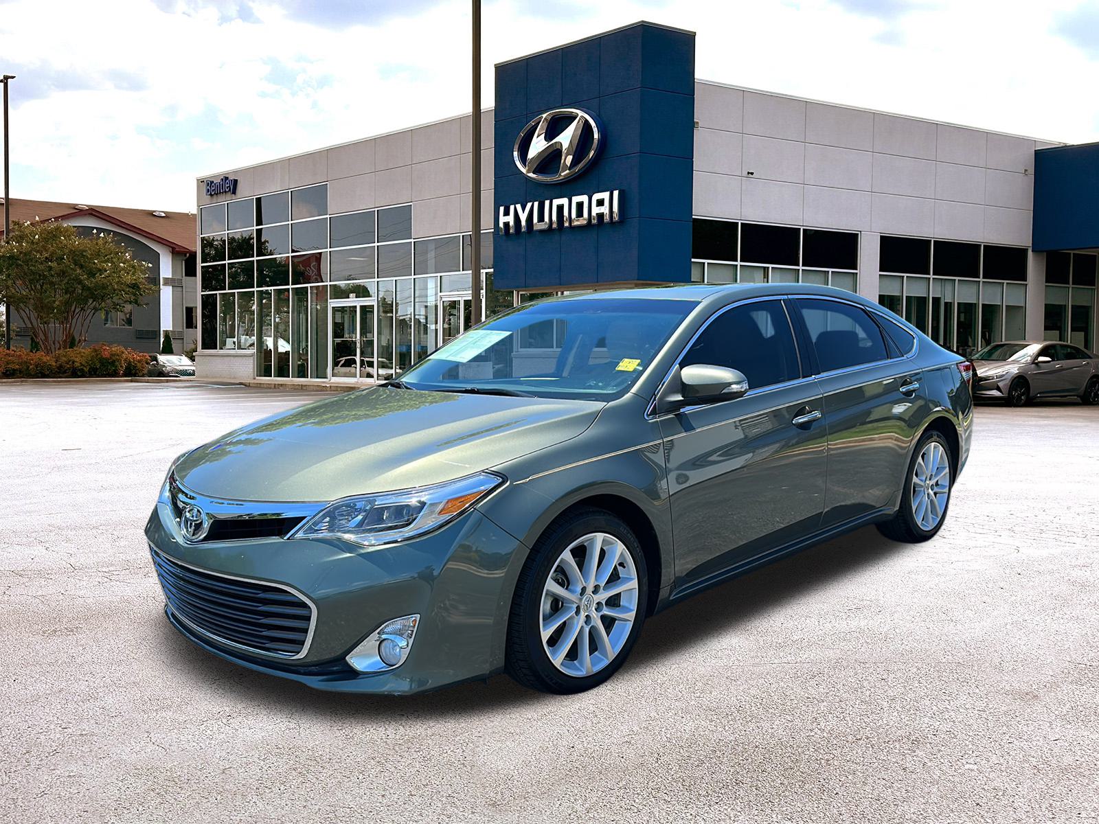 2013 Toyota Avalon XLE Touring 1