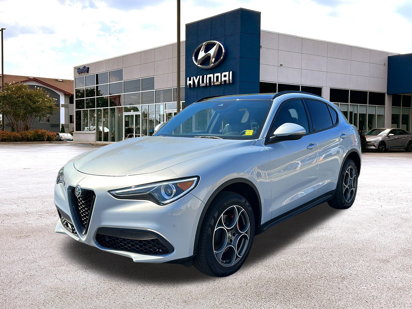 2022 Alfa Romeo Stelvio Sprint 1