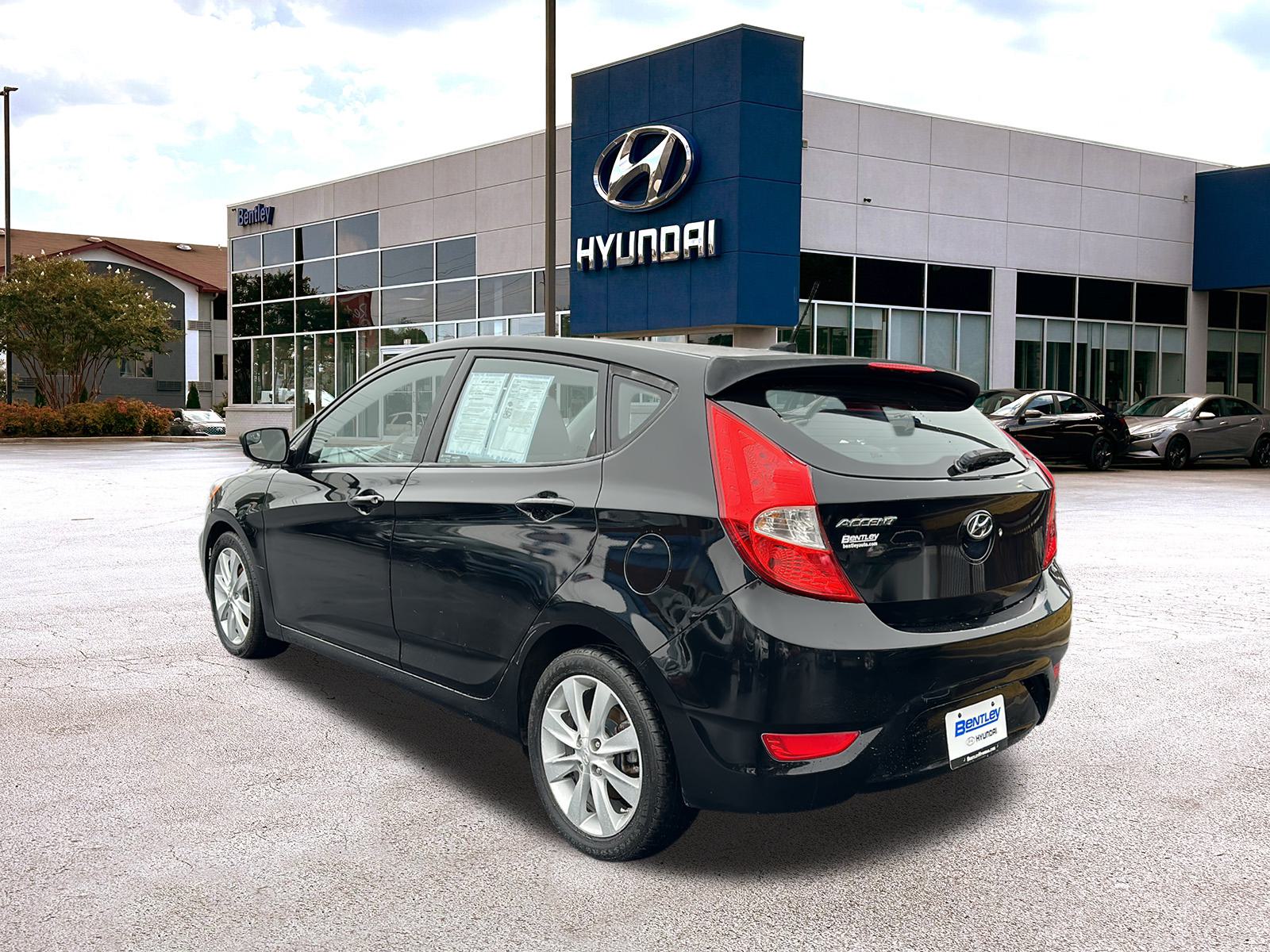 2014 Hyundai Accent SE 2