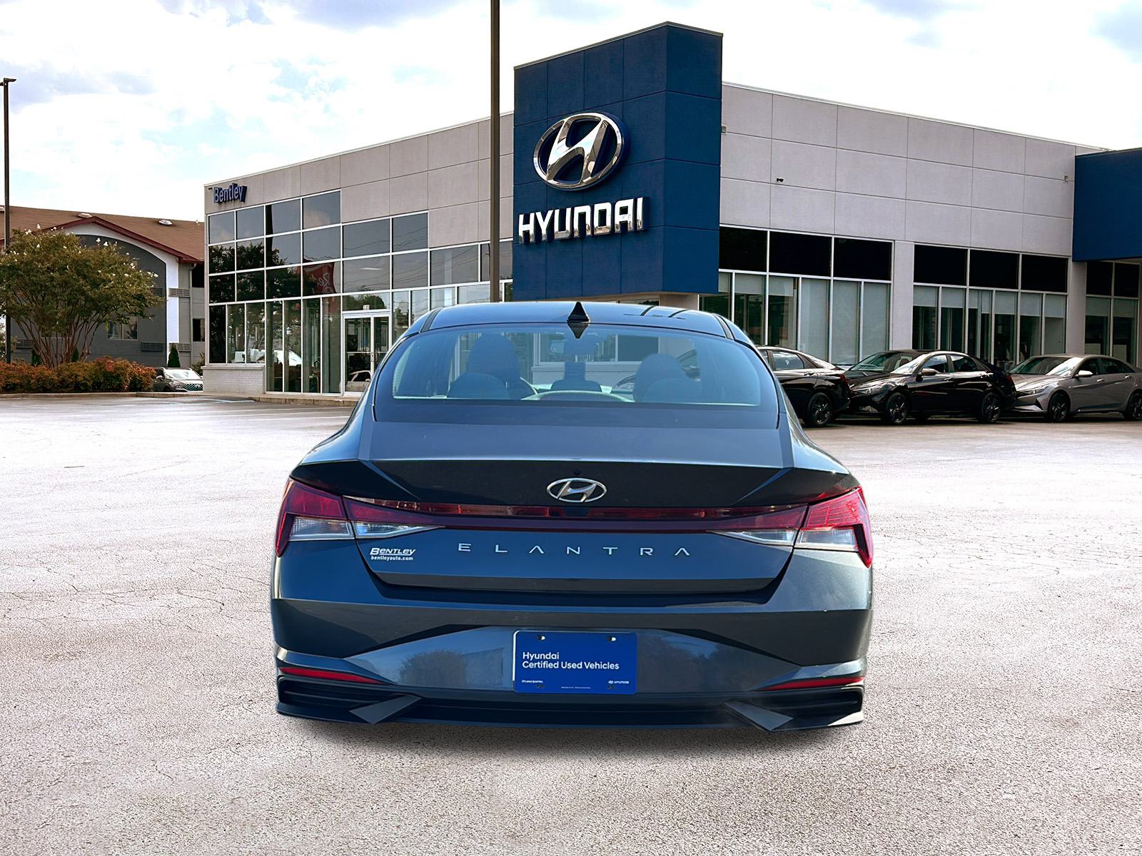 2023 Hyundai ELANTRA  4