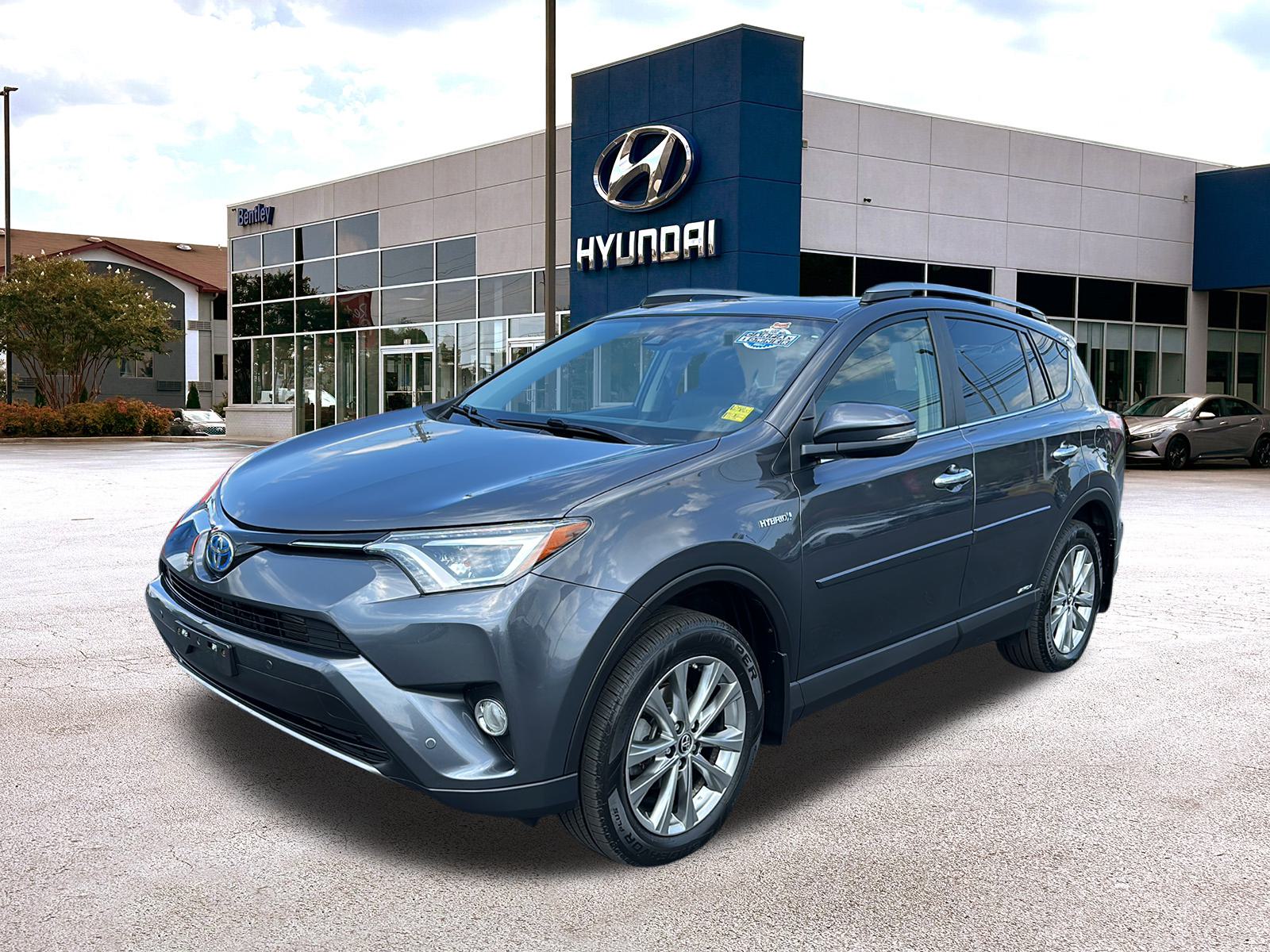 2017 Toyota RAV4 Limited 1