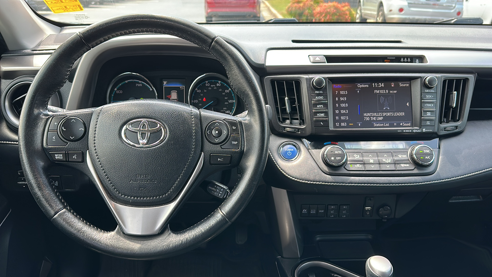 2017 Toyota RAV4 Limited 9