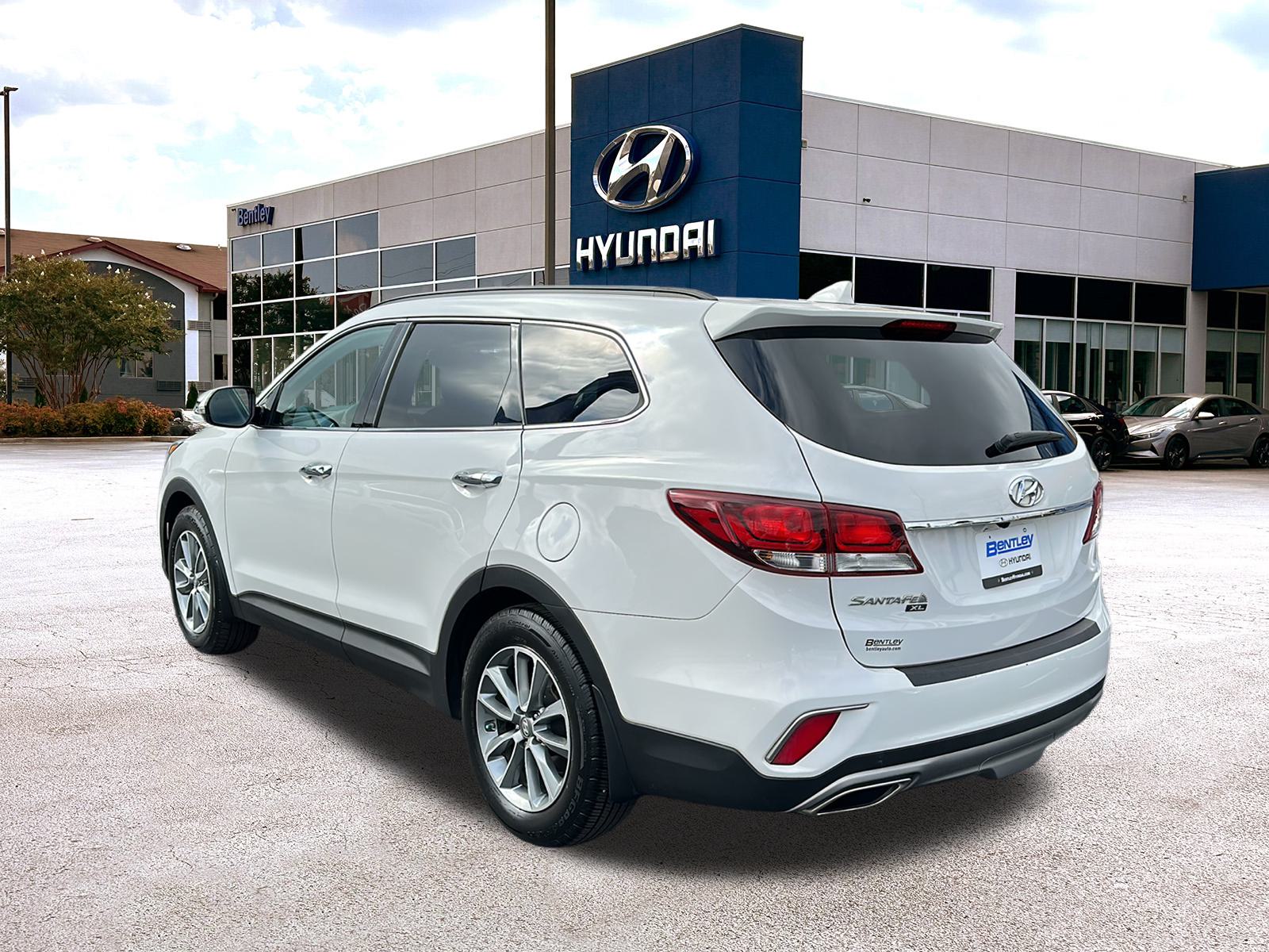 2019 Hyundai Santa Fe XL SE 3