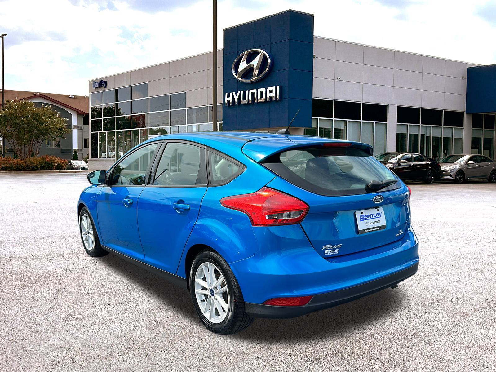 2016 Ford Focus SE 2