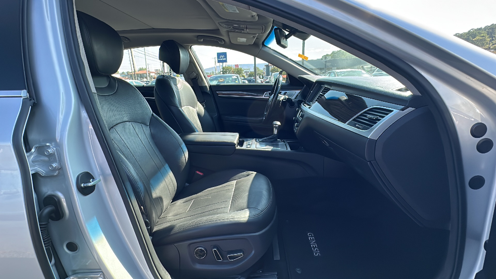 2018 Genesis G80  14