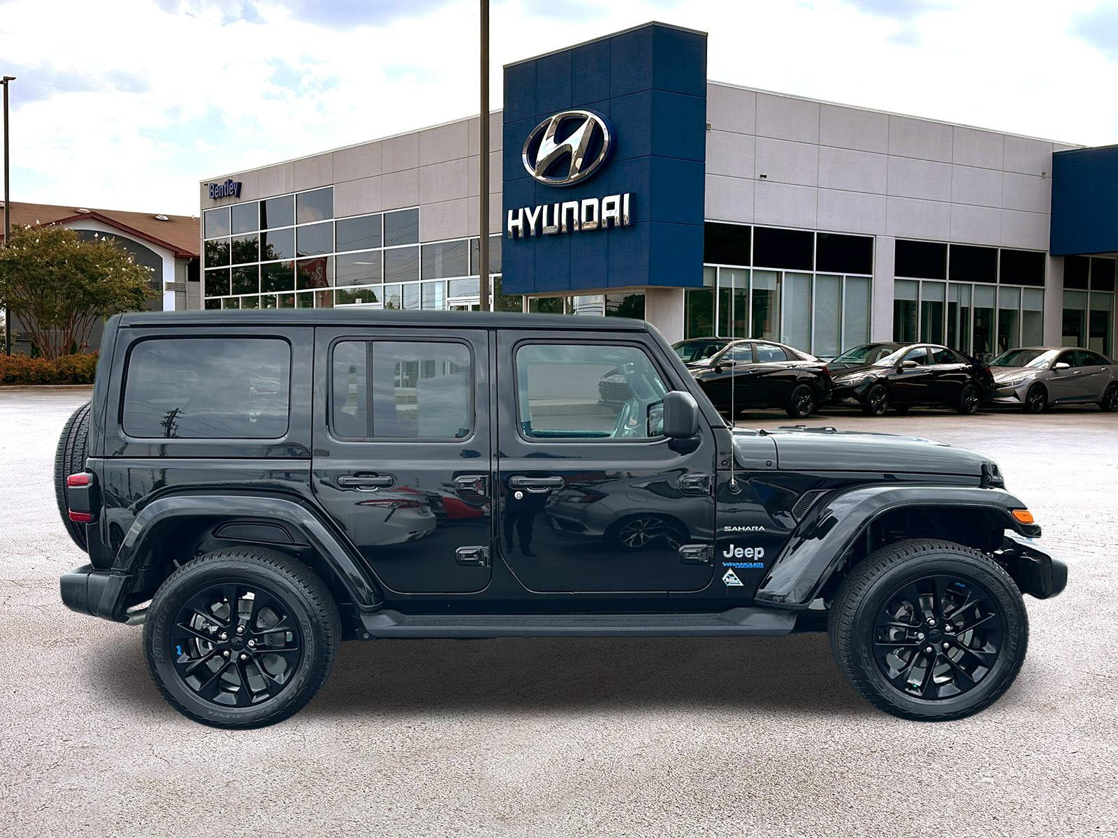 2022 Jeep Wrangler Unlimited Sahara 6