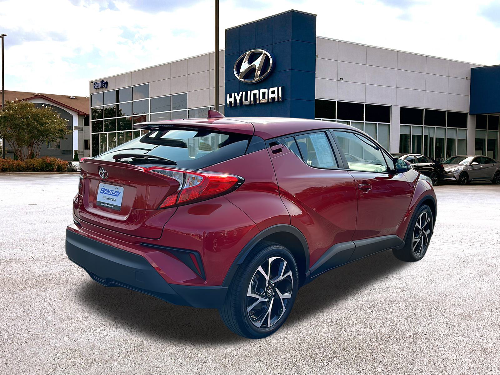 2022 Toyota C-HR XLE 5