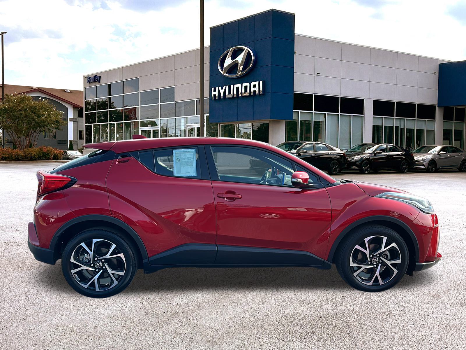 2022 Toyota C-HR XLE 6