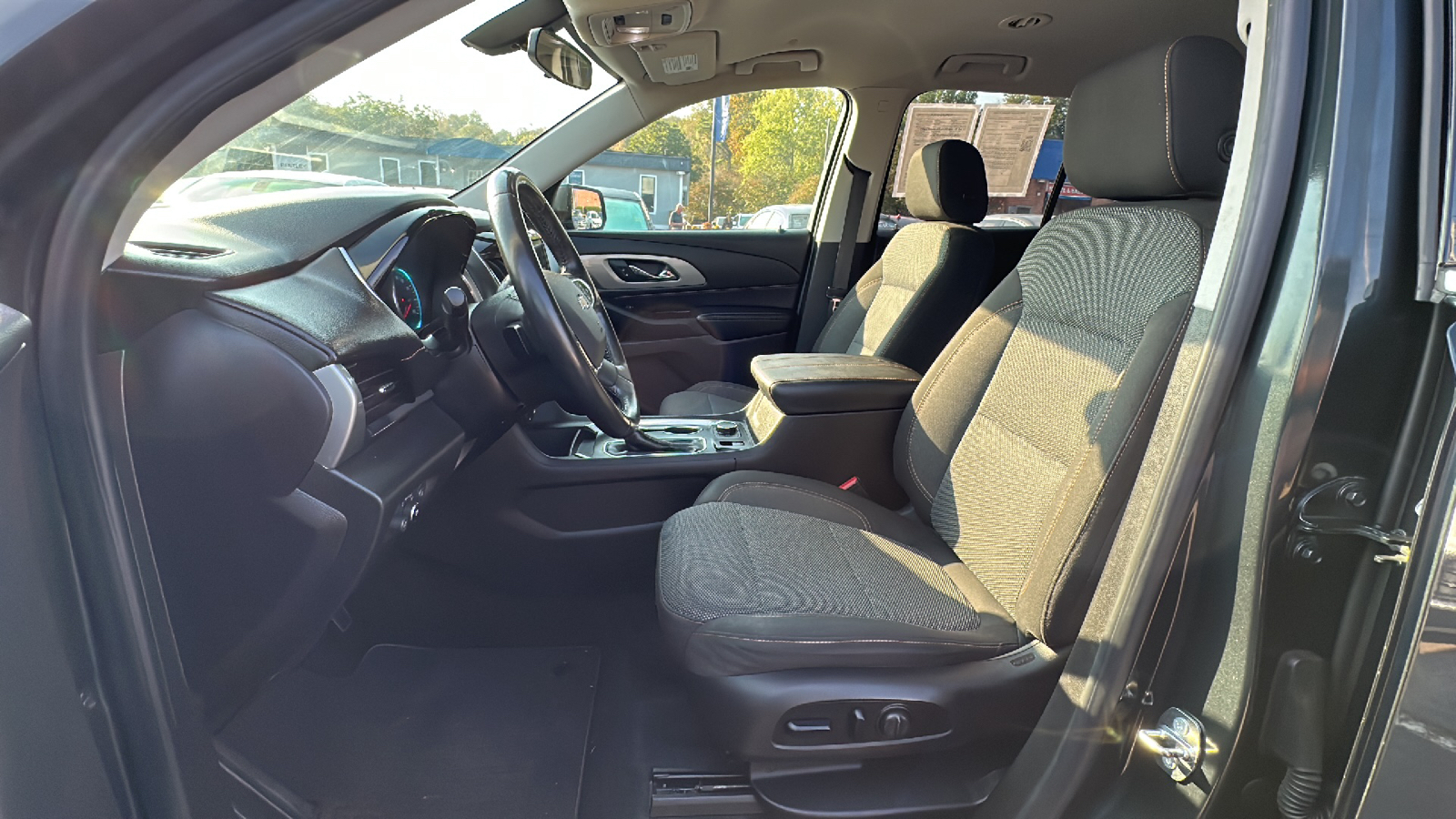 2018 Chevrolet Traverse LT Cloth 9