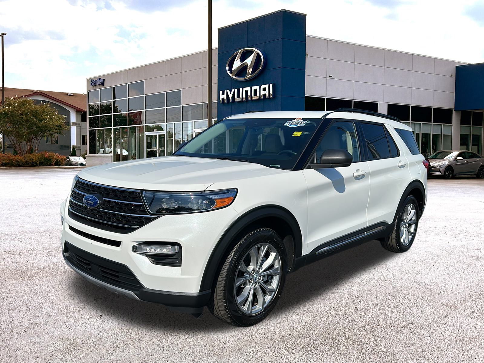 2022 Ford Explorer XLT 1