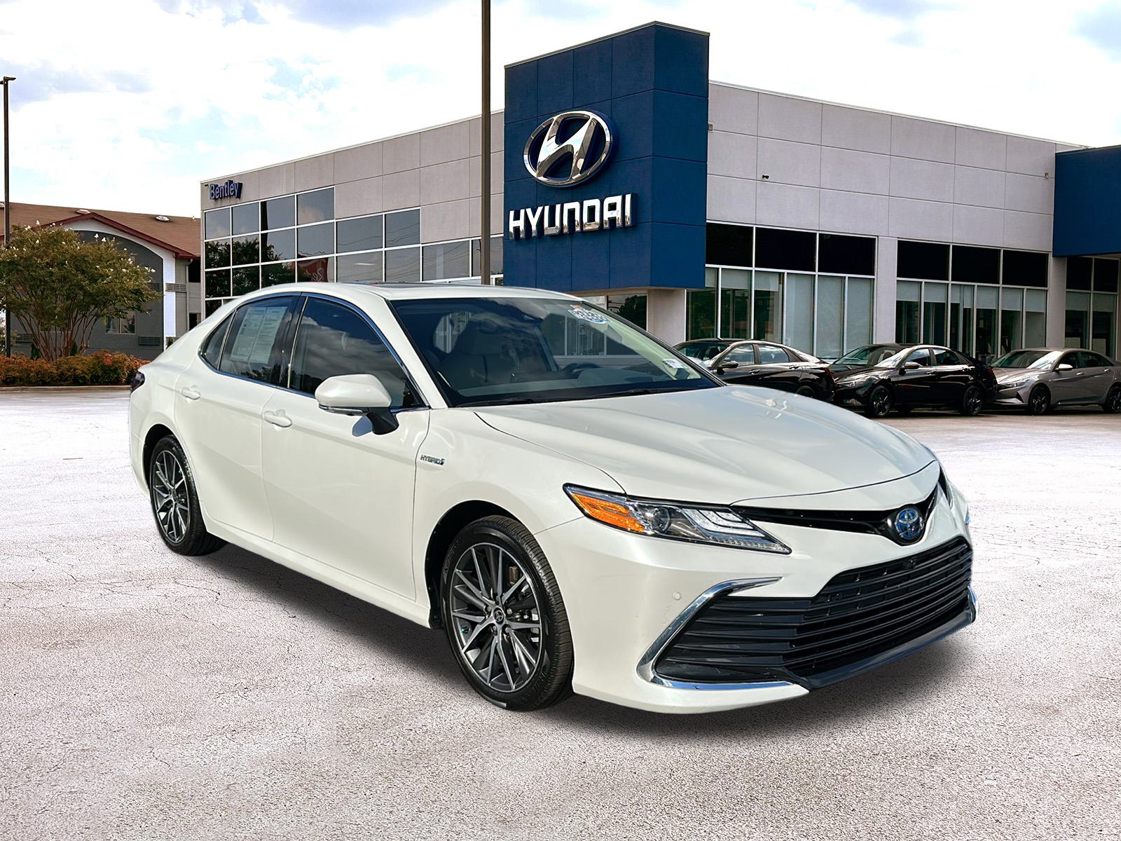 2021 Toyota Camry Hybrid XLE 6